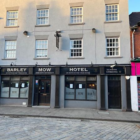 Barley Mow Hotel Понтифракт Екстериор снимка