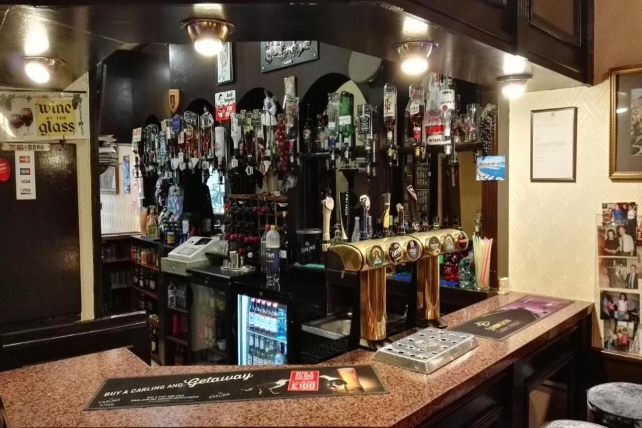 Barley Mow Hotel Понтифракт Екстериор снимка