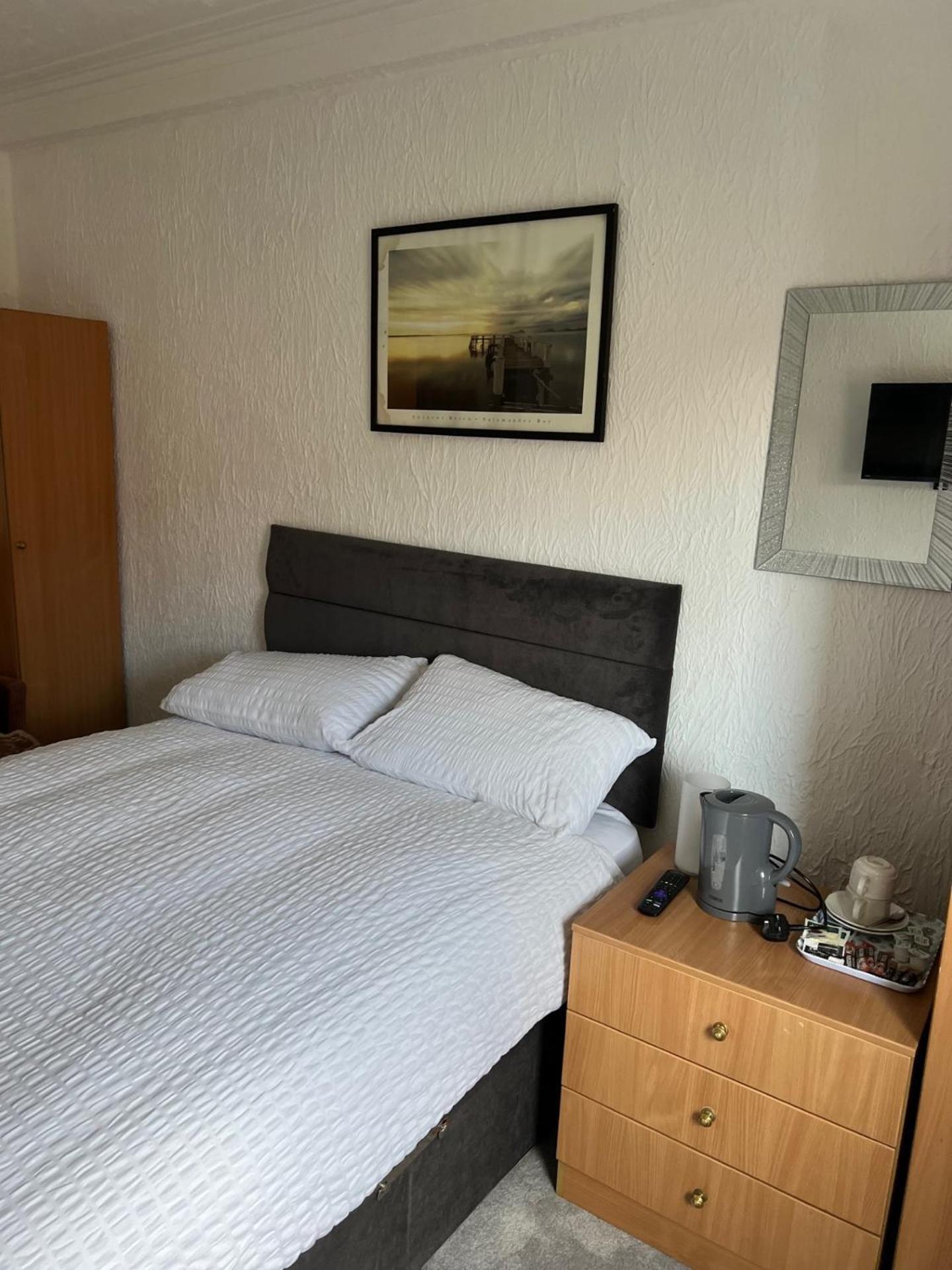 Barley Mow Hotel Понтифракт Екстериор снимка