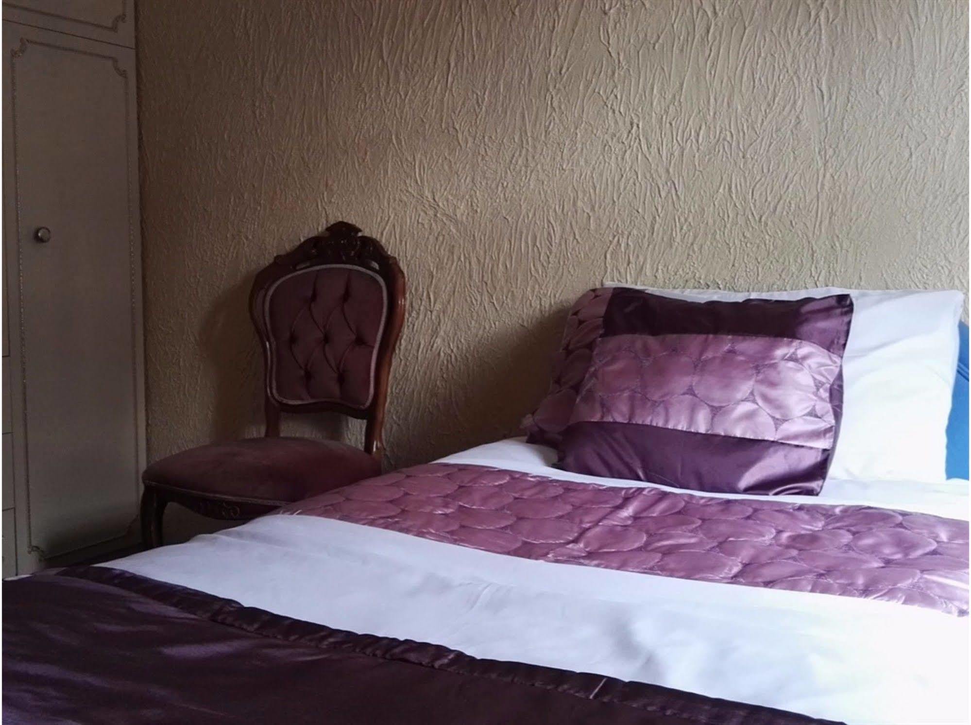 Barley Mow Hotel Понтифракт Екстериор снимка