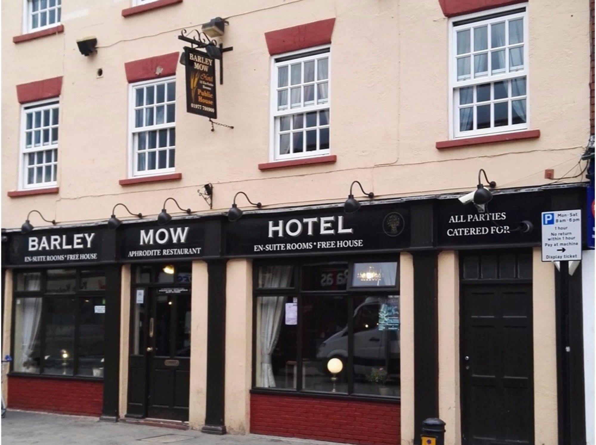 Barley Mow Hotel Понтифракт Екстериор снимка