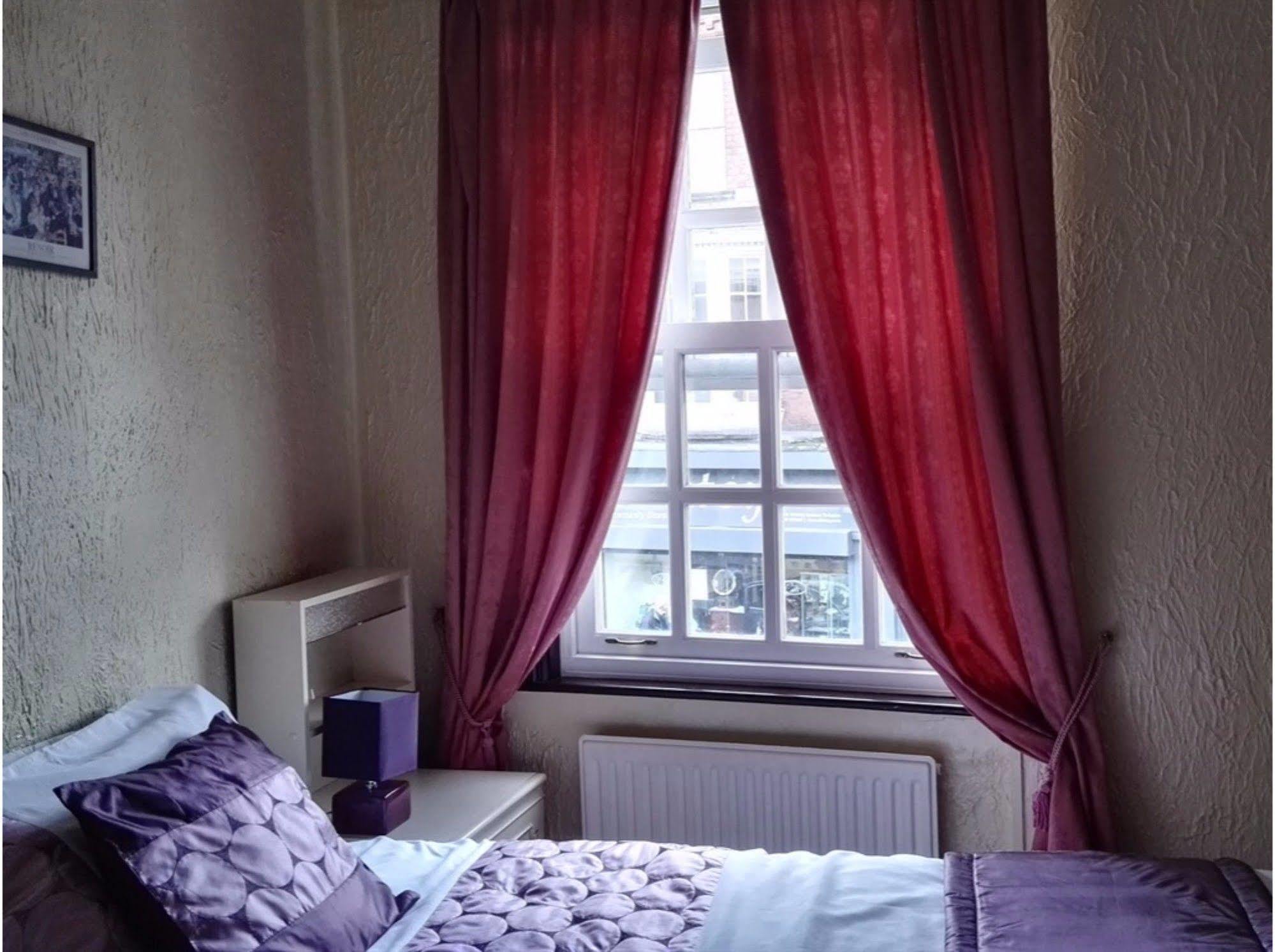 Barley Mow Hotel Понтифракт Екстериор снимка