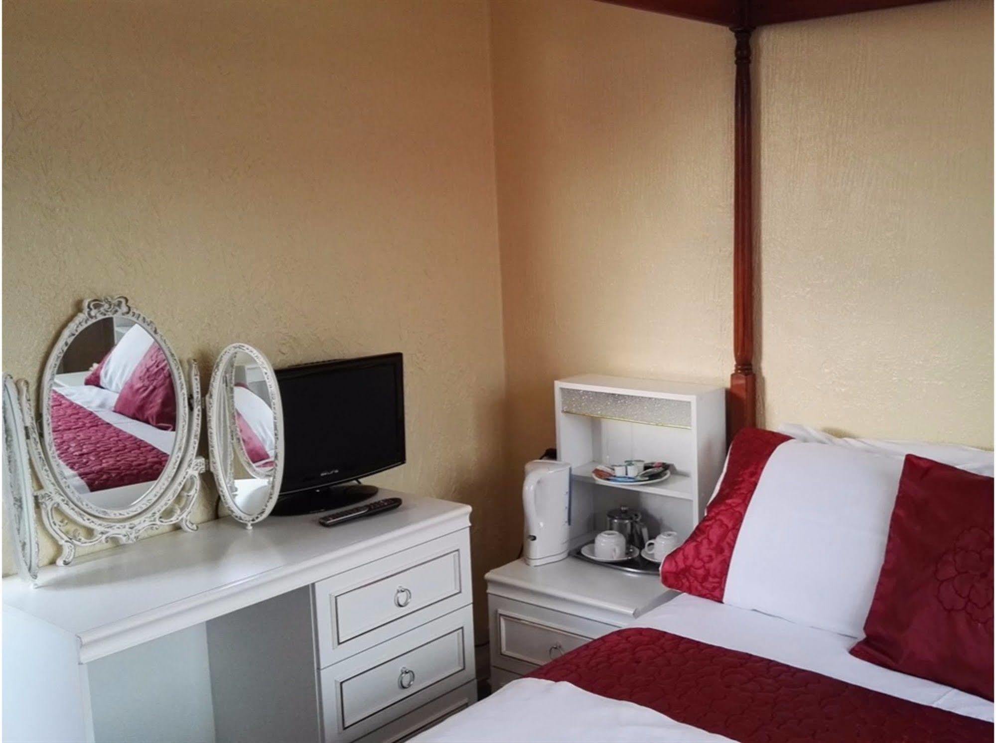 Barley Mow Hotel Понтифракт Екстериор снимка