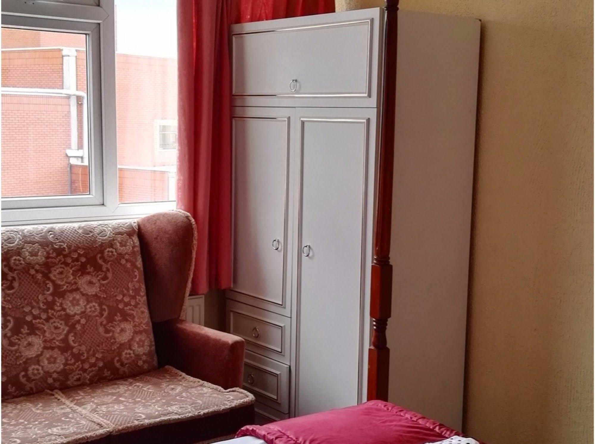 Barley Mow Hotel Понтифракт Екстериор снимка